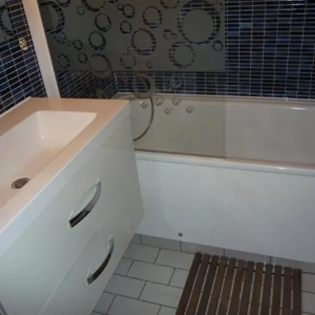 2 Pièces Avec Terrasse Et Jardin, 4 Couchages, Animaux Admis, Parking - Port Camargue - Fr-1-731-149 Le Grau-du-Roi