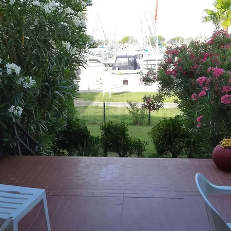 Appartamento 2 Pièces Avec Terrasse Et Jardin, 4 Couchages, Animaux Admis, Parking - Port Camargue - Fr-1-731-149 *