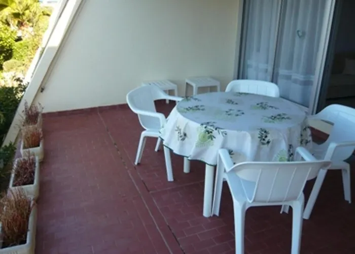 Apartman 2 Pieces Avec Terrasse Et Jardin, 4 Couchages, Animaux Admis, Parking - Port Camargue - Fr-1-731-149 *