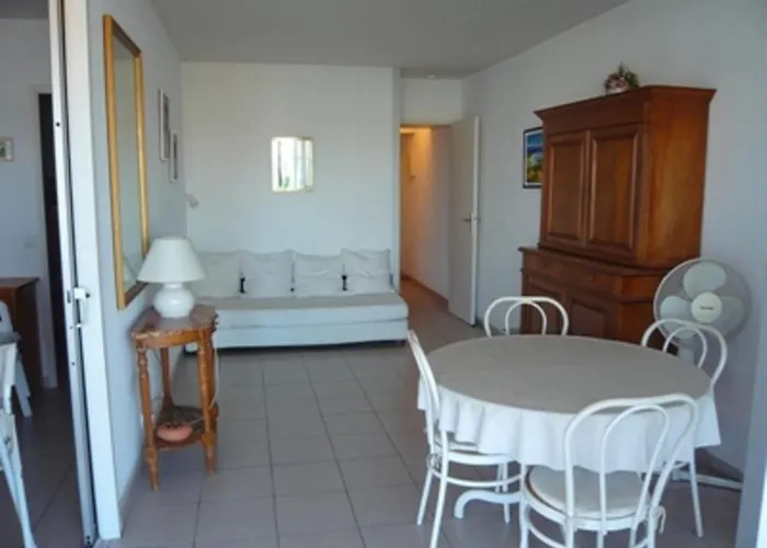 2 Pieces Avec Terrasse Et Jardin, 4 Couchages, Animaux Admis, Parking - Port Camargue - Fr-1-731-149 Apartman