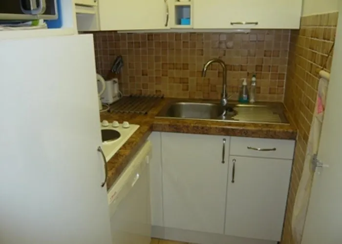 2 Pieces Avec Terrasse Et Jardin, 4 Couchages, Animaux Admis, Parking - Port Camargue - Fr-1-731-149 Apartman *