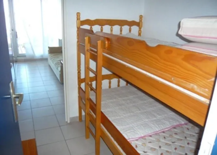 Apartman 2 Pieces Avec Terrasse Et Jardin, 4 Couchages, Animaux Admis, Parking - Port Camargue - Fr-1-731-149 *